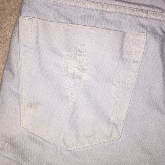 !SOLD! Brandy Melville Jean Shorts - Picture 7 of 8